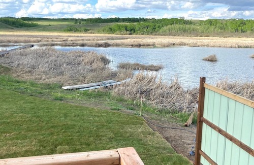 Glaslyn Cabin | Cozy lakefront cabin on Cochin Creek