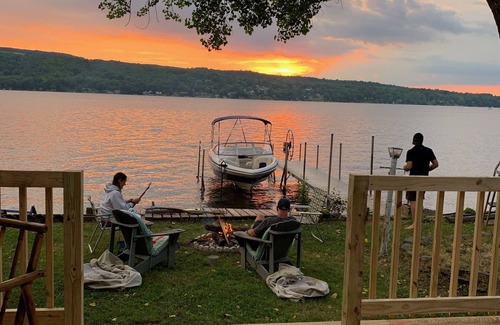 Honeoye House | Cozy Lakefront Cottage!