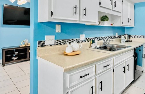 Orlando House | Cozy LakeFront Entire House near downtown & parks