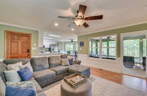 Modoc Shores House | Cozy Lakefront Escape w/Views and Dock