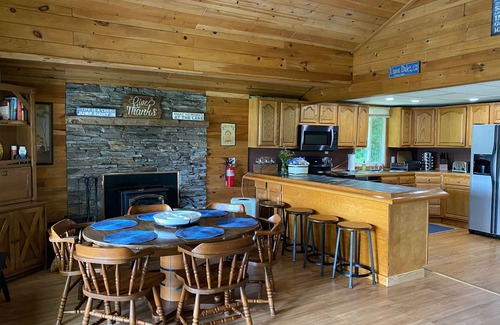 Union Dale Cottage | Cozy Lakefront Getaway