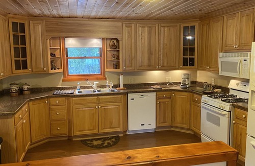 Marenisco House | Cozy Lakefront Rental on Lake Gogebic (Sunset Side)
