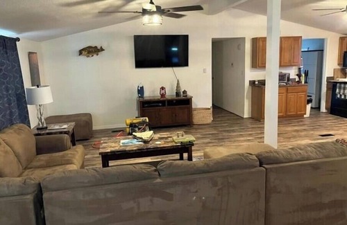 Moore Haven House | Cozy Lakehouse Get-Away!