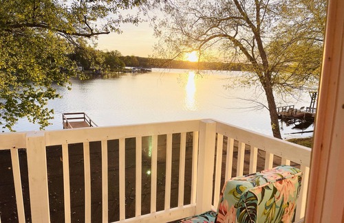 Murchison House | Cozy Lakehouse with nice view of the lake near Canton TX!