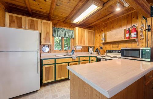Lake Ann Villa | Cozy Lakeside 3BDR Moose Lodge at Lake Ann 19899