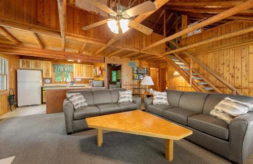 Lake Ann Villa | Cozy Lakeside 3BDR Moose Lodge at Lake Ann 19899