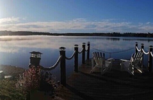 Mount Uniacke Cottage | Cozy Lakeside Cottage