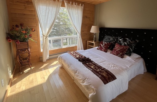 Georgian Bay Cottage | Cozy Lakeside Cottage on Go Home Lake