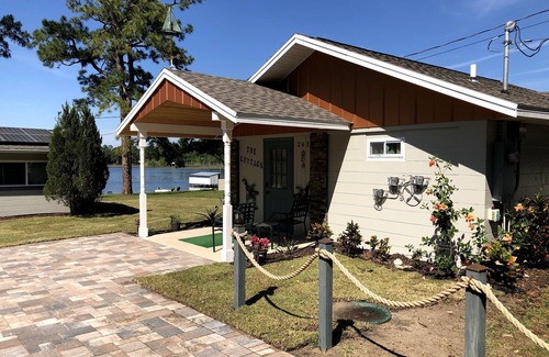 Lake Mary Cottage | Cozy Lakeside Cottage