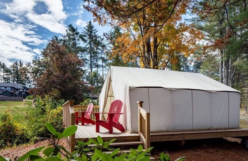 Schroon Lake Hotel | Cozy Lakeside Glamping for Couples! Explore the Adirondacks, Outdoor Pool!