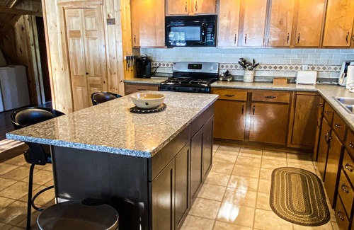 Sinclair Cabin | Cozy Lakeside Retreat Loaded with Amenities & Nearby Trail Access!