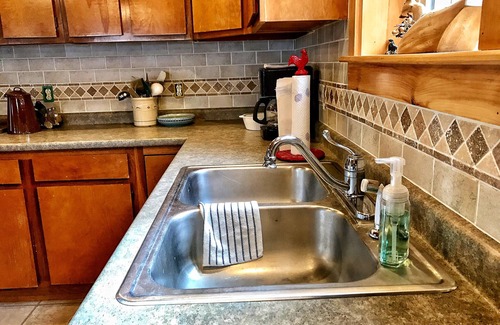Sinclair Cabin | Cozy Lakeside Retreat Loaded with Amenities & Nearby Trail Access!