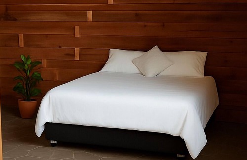 Madill Hotel | Cozy Lakeside Suite- 2BR hotel room by the lake- Texoma Shores Resort