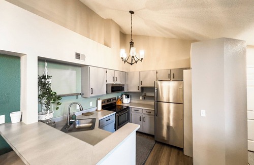Grant Ranch Condo | Cozy Lakeview Condo - 60 Day Special