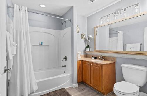 Florida Central Atlantic Coast Apartment | Cozy Lakeview Condo near Disney