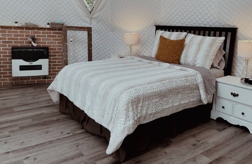 Whitestone Cabin | Cozy Lakeview Dome 30 minutes away from Parry Sound