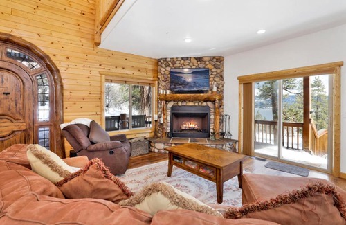 Fawnskin Ski Chalet | Cozy Lakeview Hideaway by Big Bear Vacations Amazing Fawnskin Log Cabin Chalet