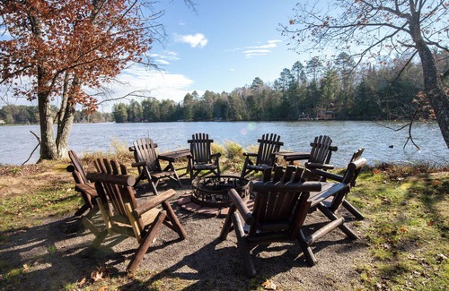 Eagle River Condo | Cozy Lakeview Retreat - Unit 203 at Wild Eagle Lodge, Eagle River, WI