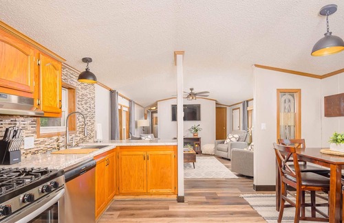 Lakewood House | Cozy Lakewood home on Snowmobile Trails
