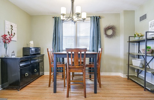 Lancaster House | Cozy Lancaster Getaway ~ 8 Mi to The Amish Village