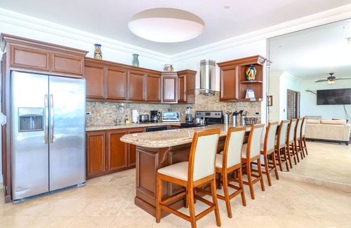 Rosarito Condo | Cozy-LasOlasCondo-Pools&Jacizzis-5thFlr-Rosarito