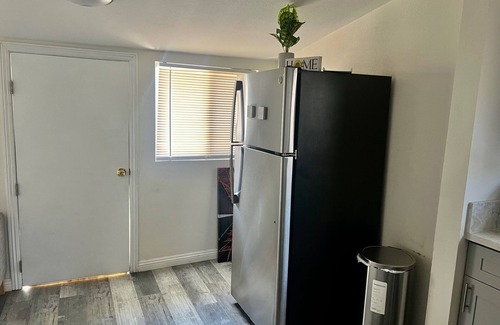 North Long Beach House | Cozy LBC house