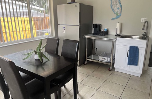 Cypress Gardens House | Cozy Legoland Guest House with Pool