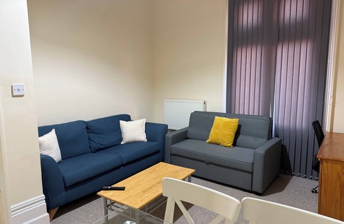 Oadby Apartment | Cozy Leicester Apartment Retreat