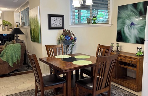 Langley Apartment | Cozy like home Rural feel in urban area central to sightseeing . Close to shops