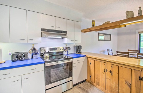 Lincoln Condo | Cozy Lincoln Condo ~ 1 Mi to Loon Mountain!
