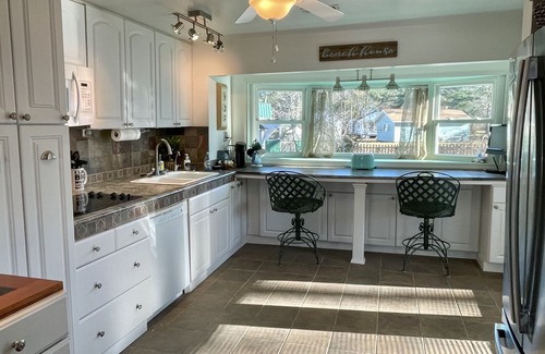 Grimstead House | Cozy little home on Gwynn's Island with semi-private Chesapeake Bay beach access