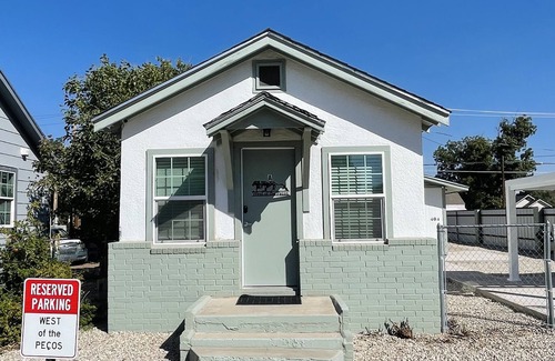 Carlsbad House | Cozy little home "West of the Pecos".