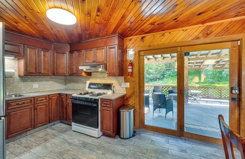 Livingston Manor House | Cozy Livingston Manor Home w/Wood-Burning Stove!