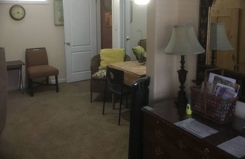 Covell Park House | Cozy Location, close to the University and shopping , by the Greenbelt park