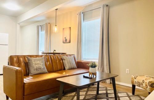 Midtown Apartment | Cozy location in Midtown!