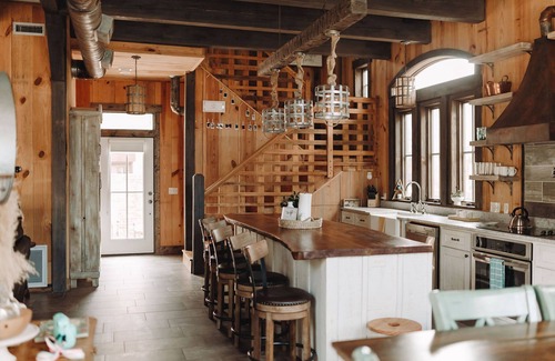 Carlton Landing House | Cozy Lodge at Carlton Landing with Free Firewood & Fragrance Free