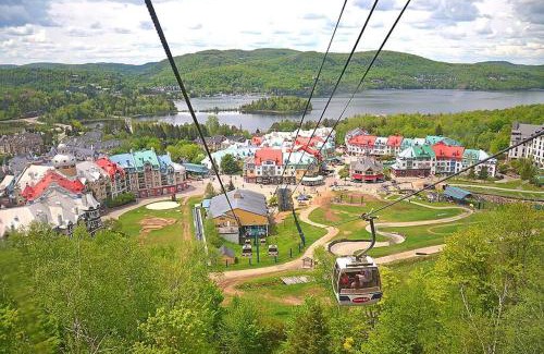 Mont-Tremblant Pedestrian Village Apartment | Cozy Lodge in the Mont Tremblant Ski Village