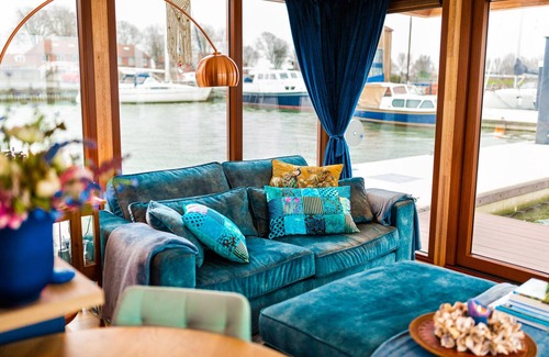 Zeewolde Cabin | Cozy Lodge Retreat Close to Amsterdam on the Vecht