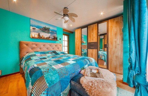 Zeewolde Cabin | Cozy Lodge Retreat Close to Amsterdam on the Vecht