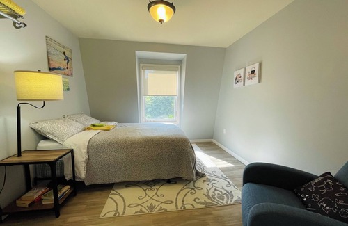 Flat River Apartment | Cozy loft apartment at ocean and river with water access. Pet friendly!