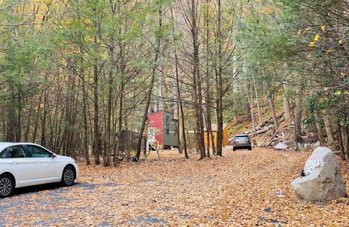 Sparrow Bush Cottage | Cozy loft cottage with a flowing trout brook