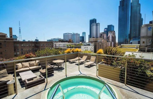 Downtown Los Angeles Apartment | Cozy Loft in Downtown LA