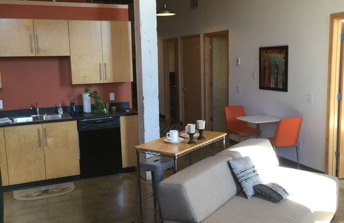 Dinkytown Apartment | Cozy Loft U of M Dinkytown