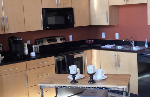 Dinkytown Apartment | Cozy Loft U of M Dinkytown