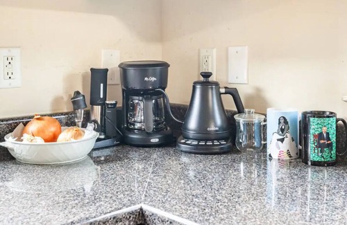 Seat Pleasant House | Cozy loft w/private parking