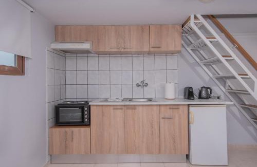 Petaloudes House | Cozy Loft with Private Terrace