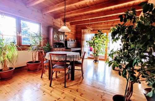 Schnepfenthal-Rodichen Cabin | Cozy log cabin by the forest with large garden