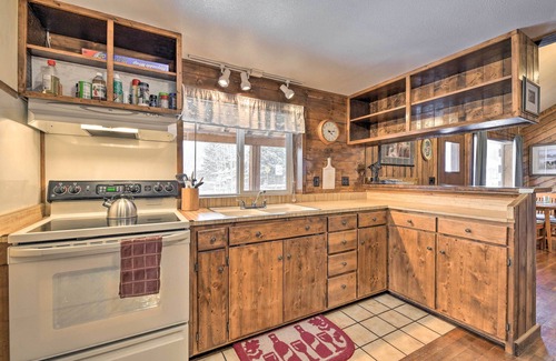 Creede Cabin | Cozy Log Cabin Escape In the Heart of Creede!