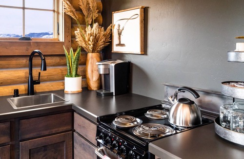 Livingston Cabin | Cozy Log Cabin near Yellowstone River and Park