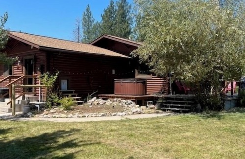 Kicking Horse Cabin | Cozy log cabin on 20 private acres